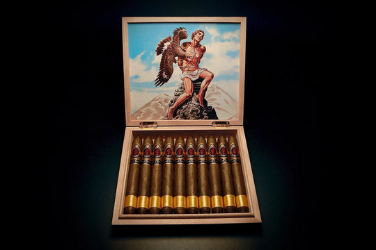 God of Fire KKP Special Reserve Diadema 54, open box with painted lid artwork
