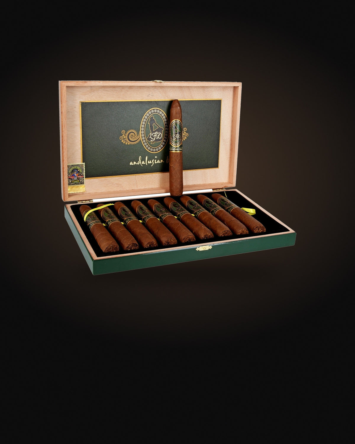 La Flor Dominicana Andalusian Bull, open box with a cigar on the lid