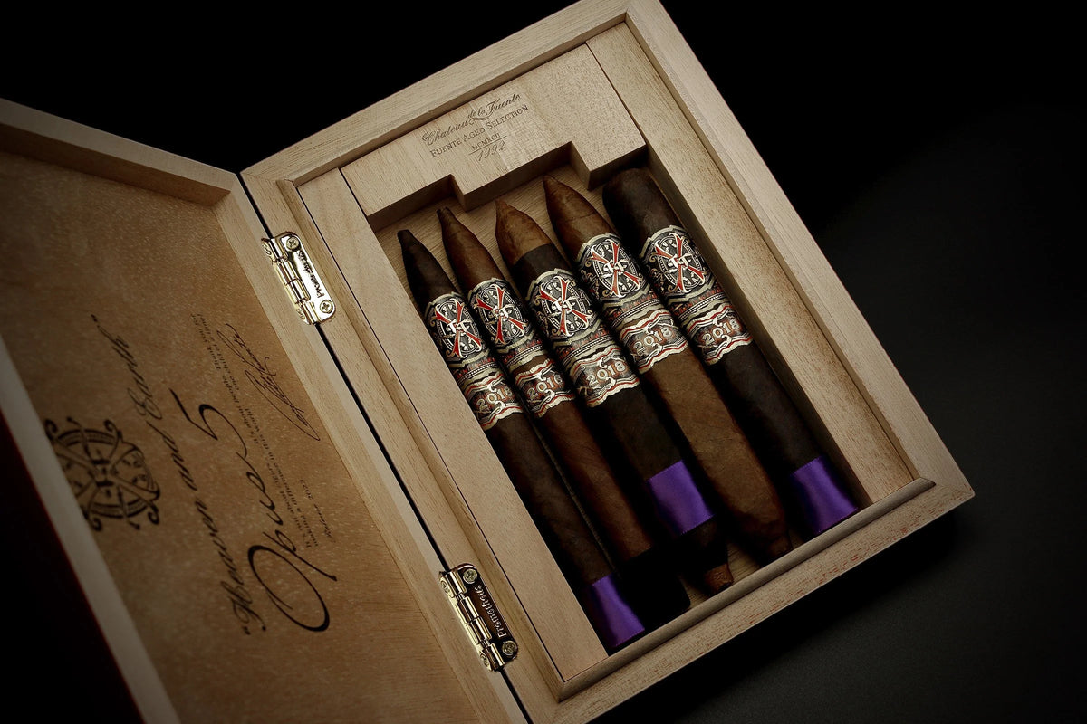 OpusX Heaven and Earth Opus5 red lacquer travel humidor with five cigars